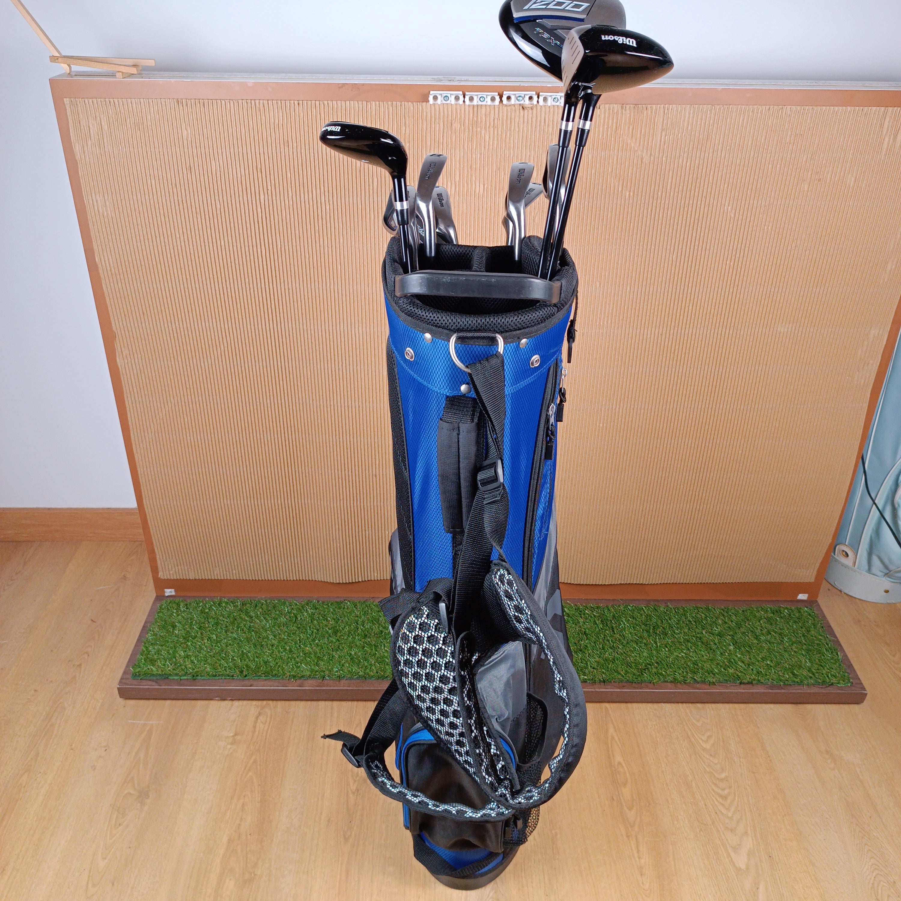 Juego de palos Wilson 1200 TPX con bolsa