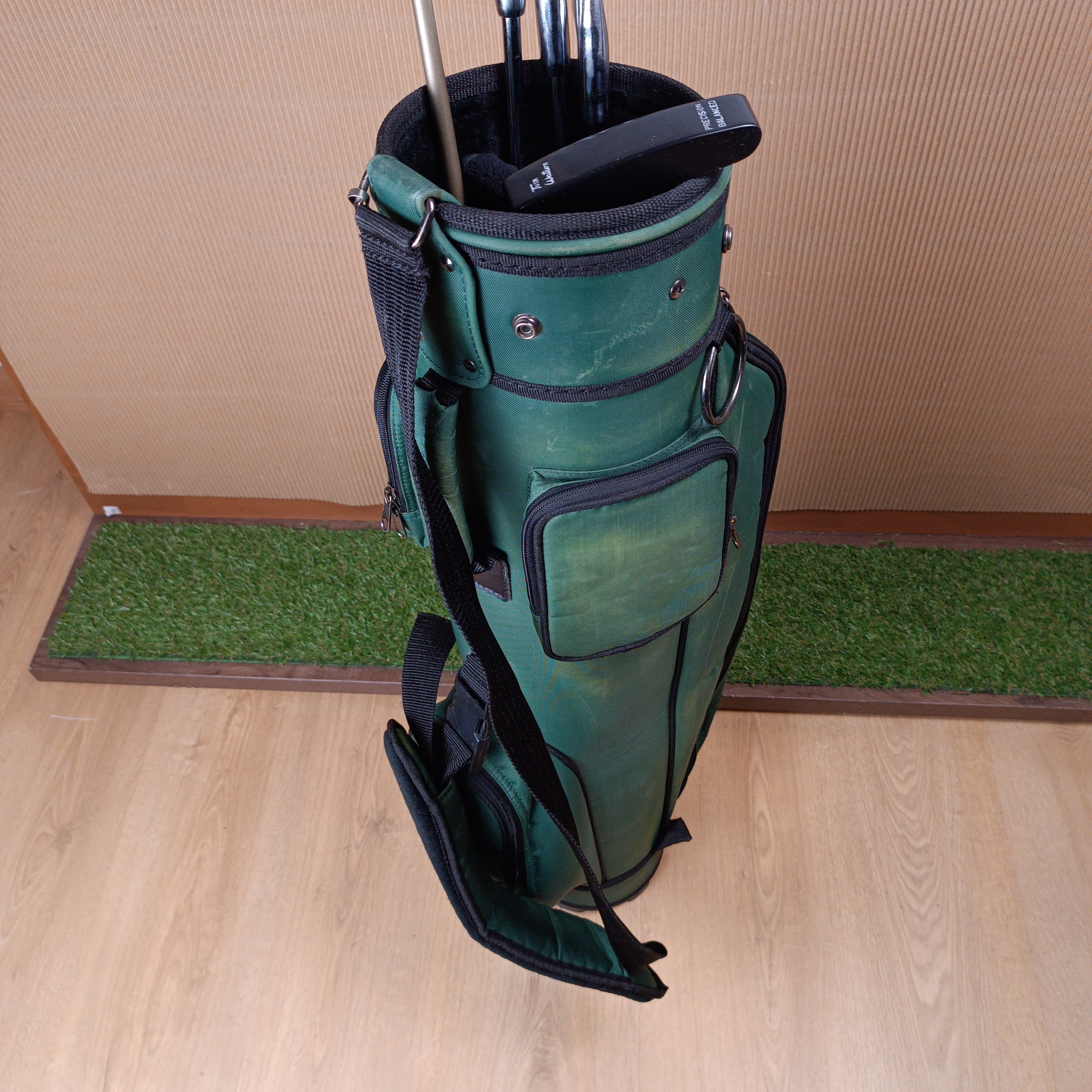 Juego Pitch & Putt • Mujer