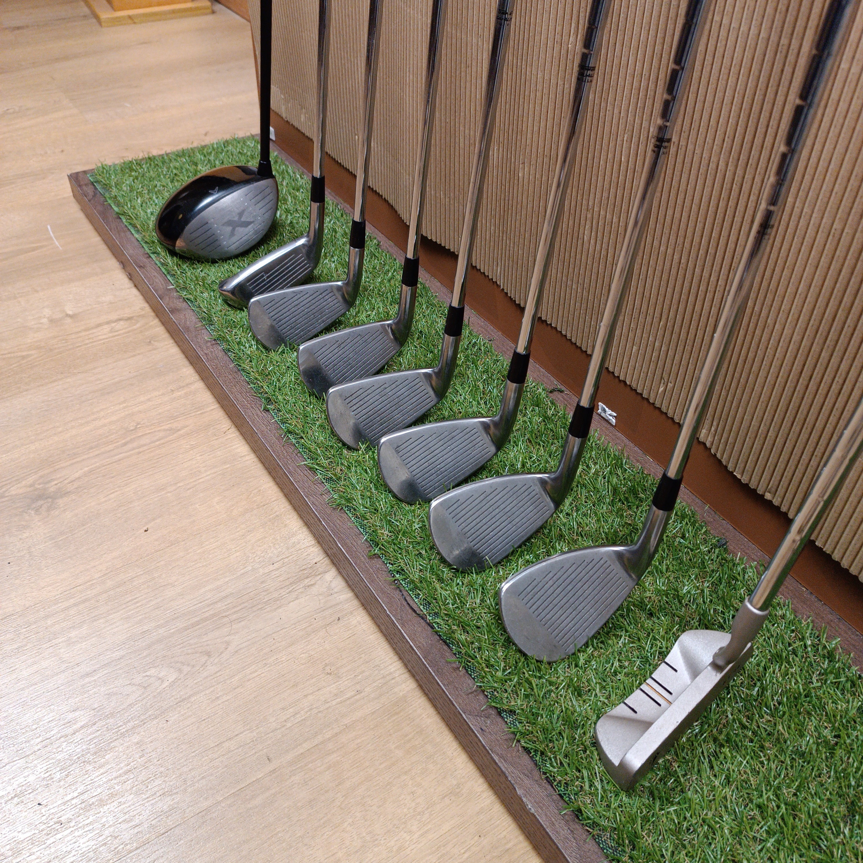 Medio Juego • Mizuno + Callaway