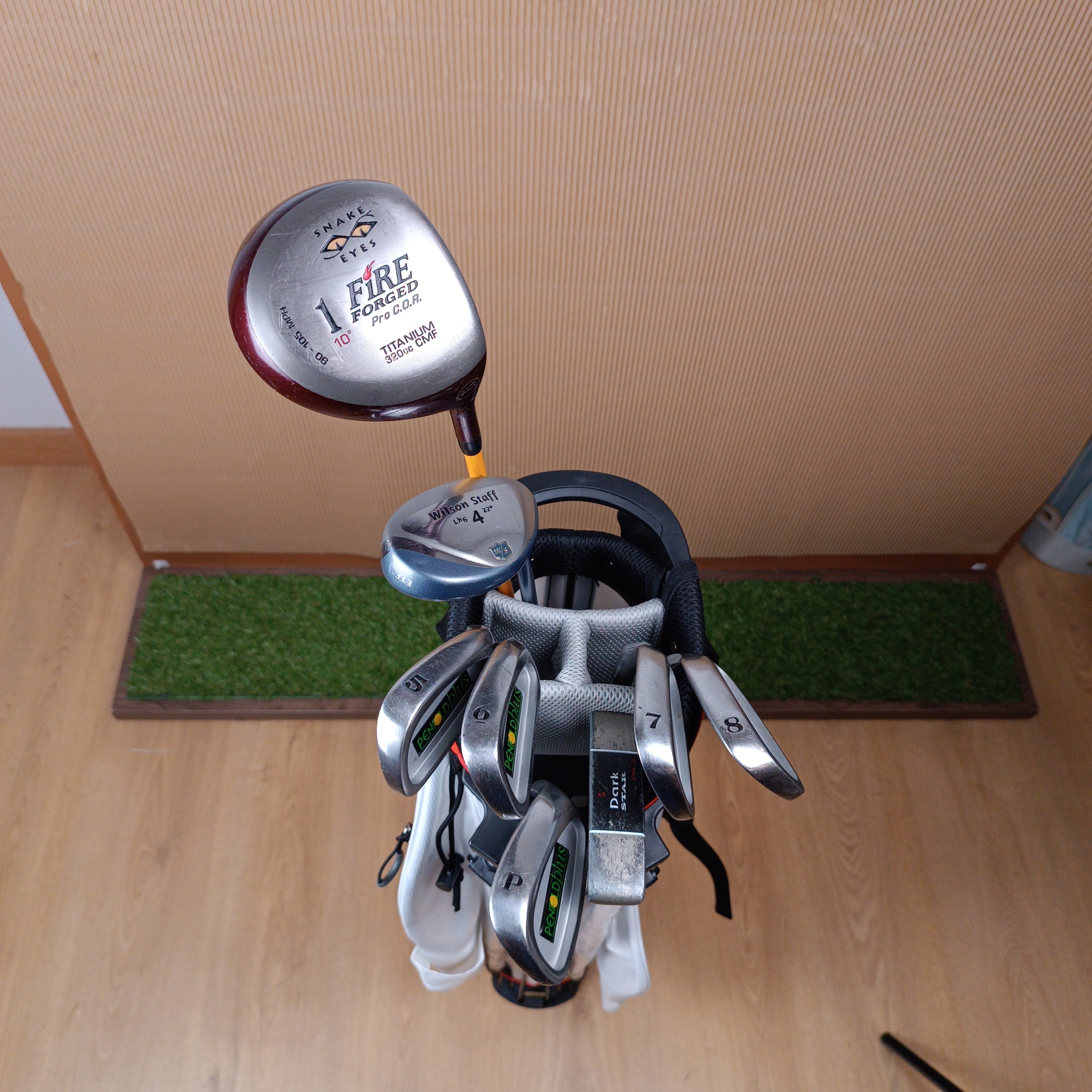 Medio juego • Snake Eyes + Wilson + Penfold