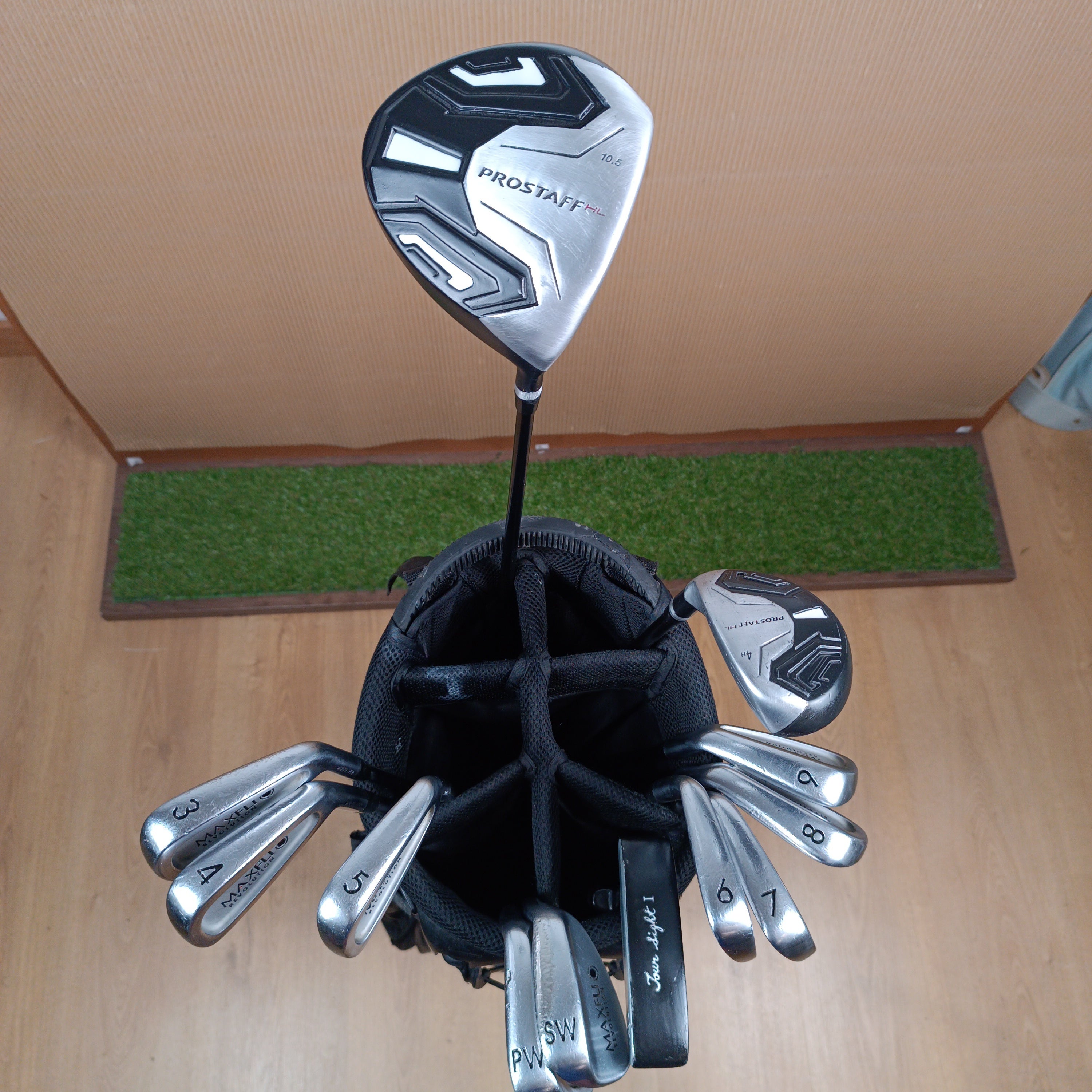 Juego • Wlson + Maxfli + Titleist