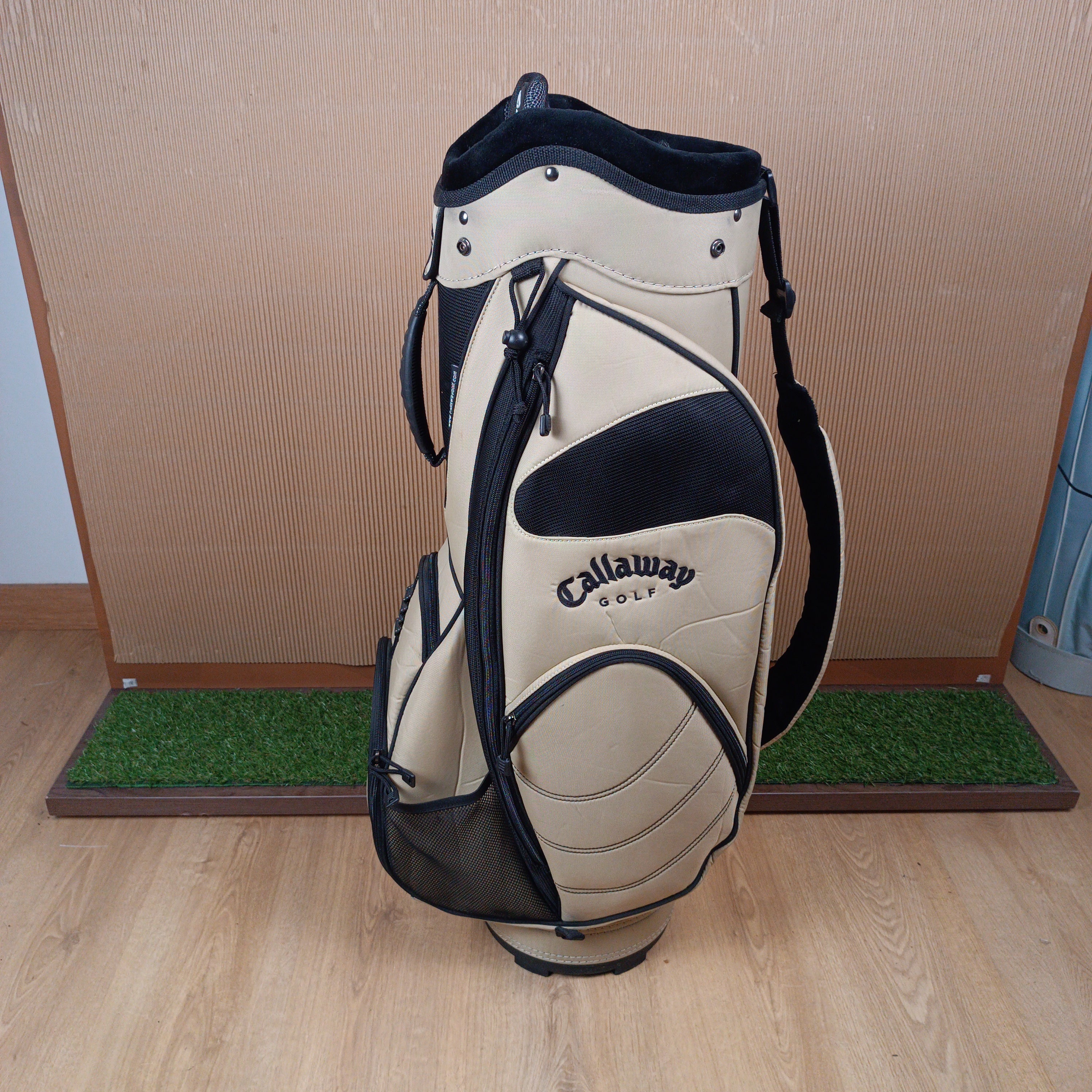 Callaway • Brown