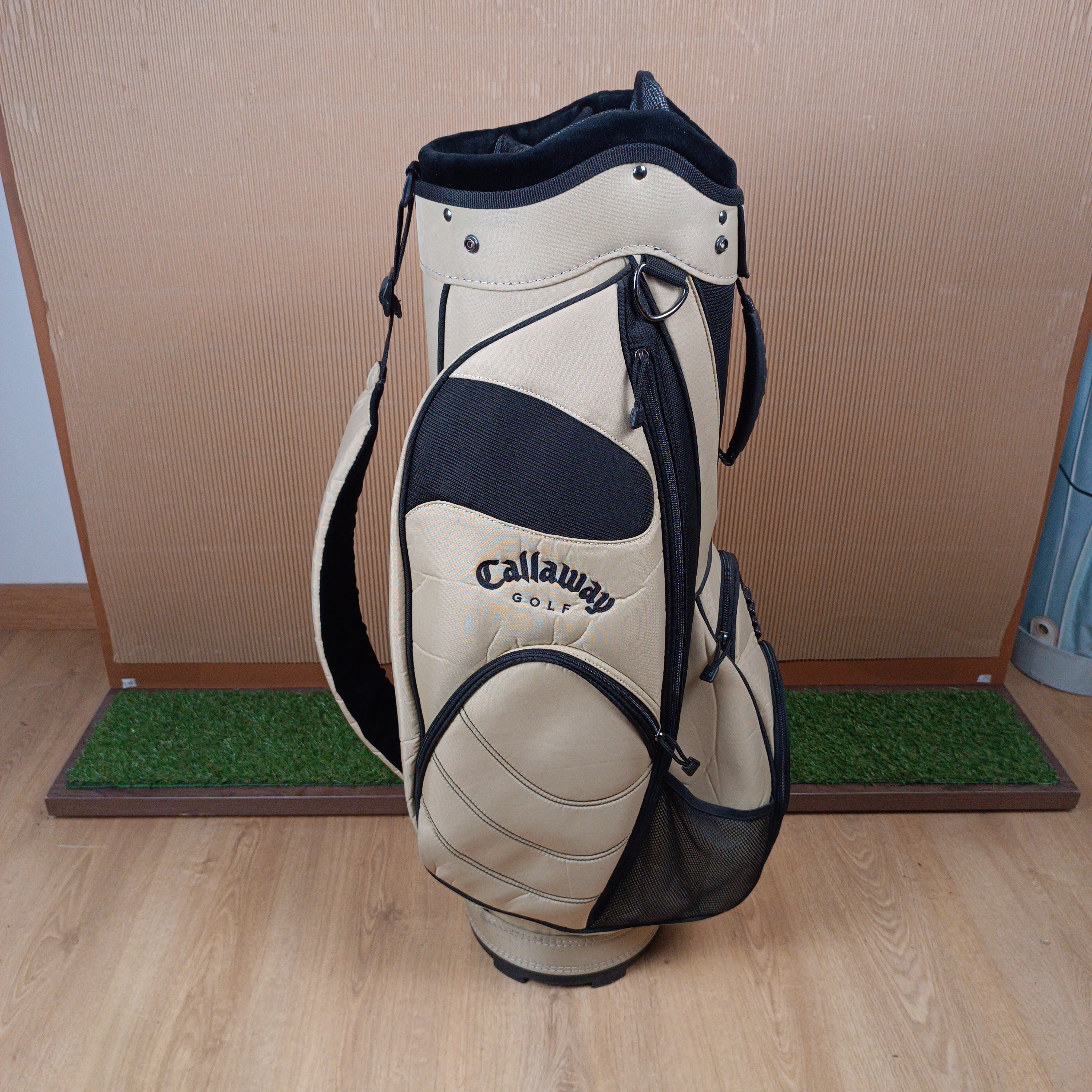 Callaway • Brown