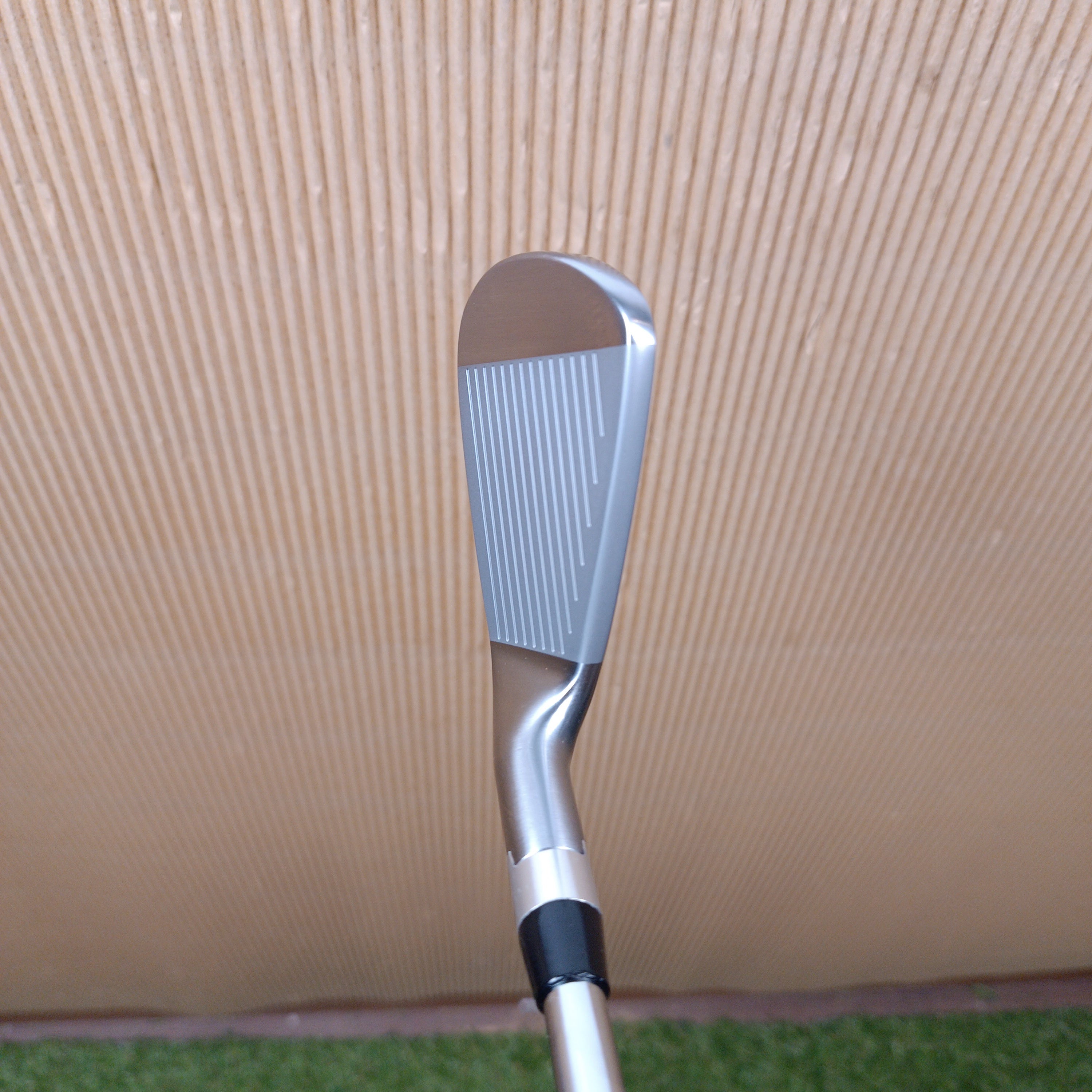 Hierro 7 Cobra F Tech Tungsteno