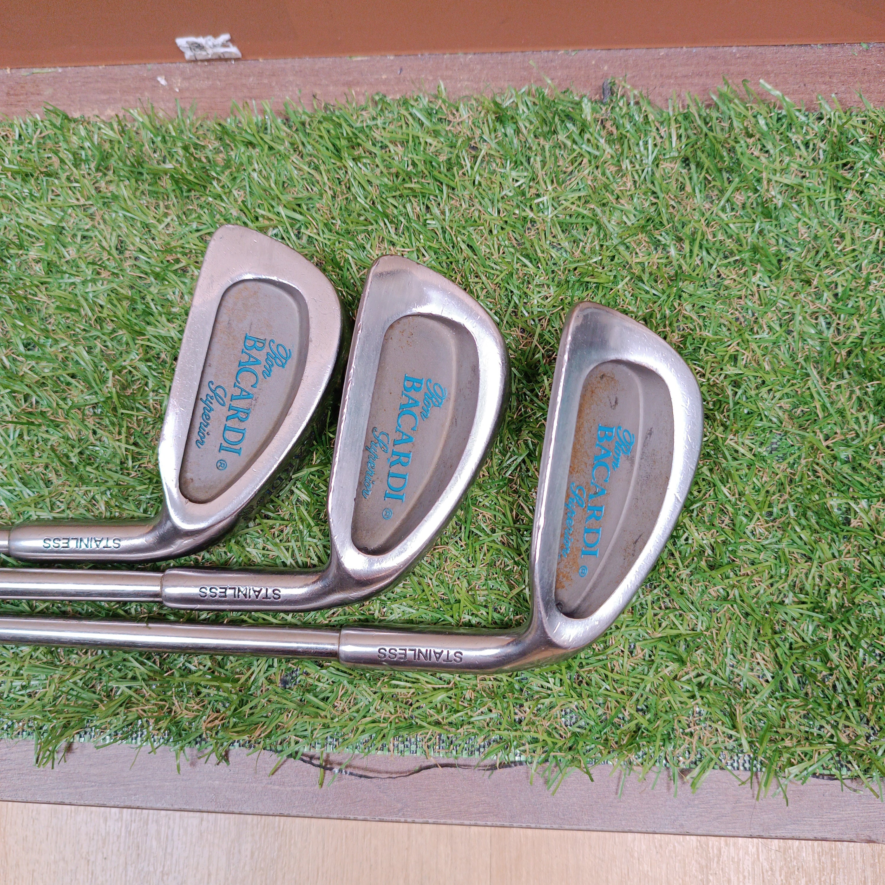 Mini juego principiante Bacardi - 3 hierros + putter