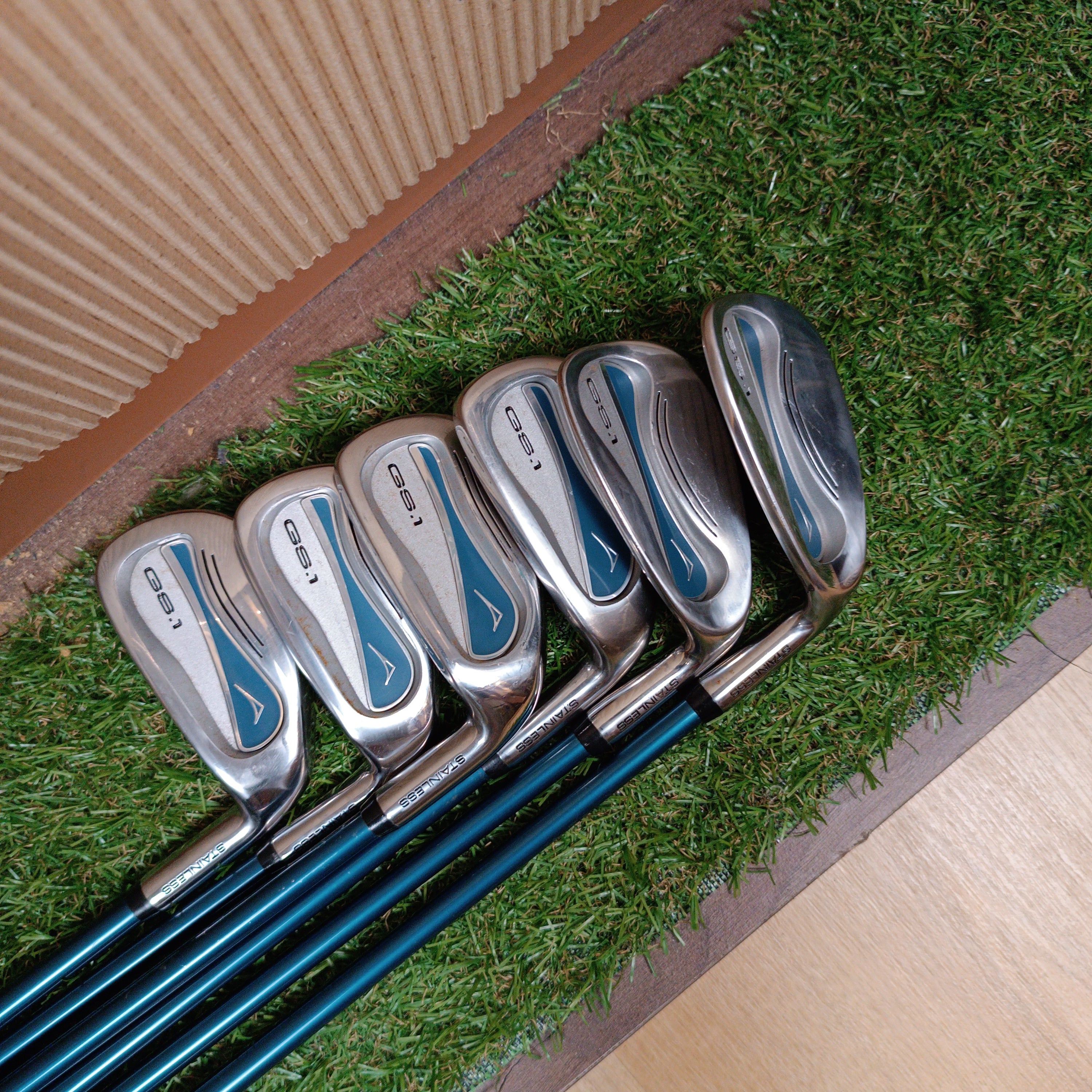 Juego completo de palos Aquity GS1 con bolsa Callaway