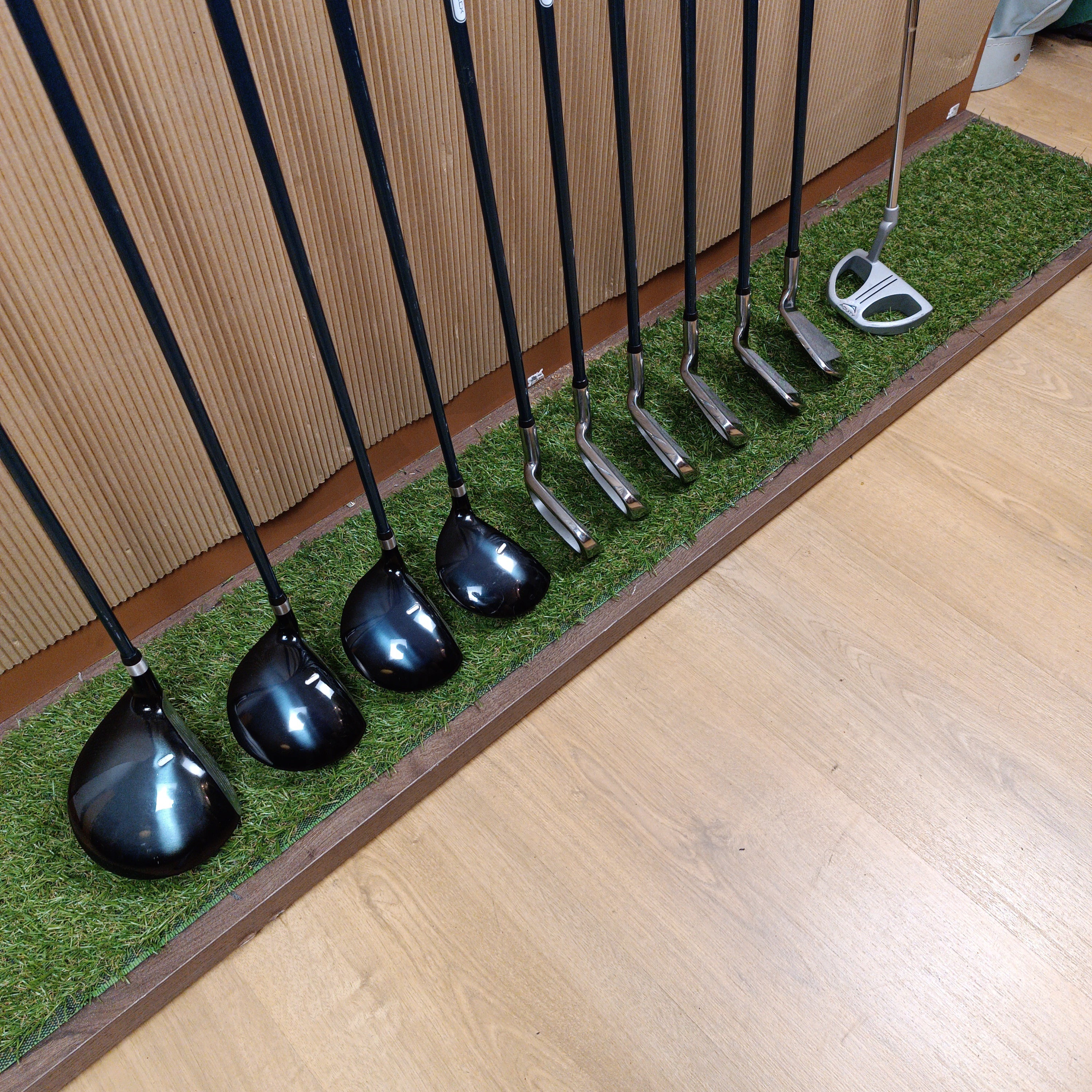 Juego completo de palos Aquity GS1 con bolsa Callaway
