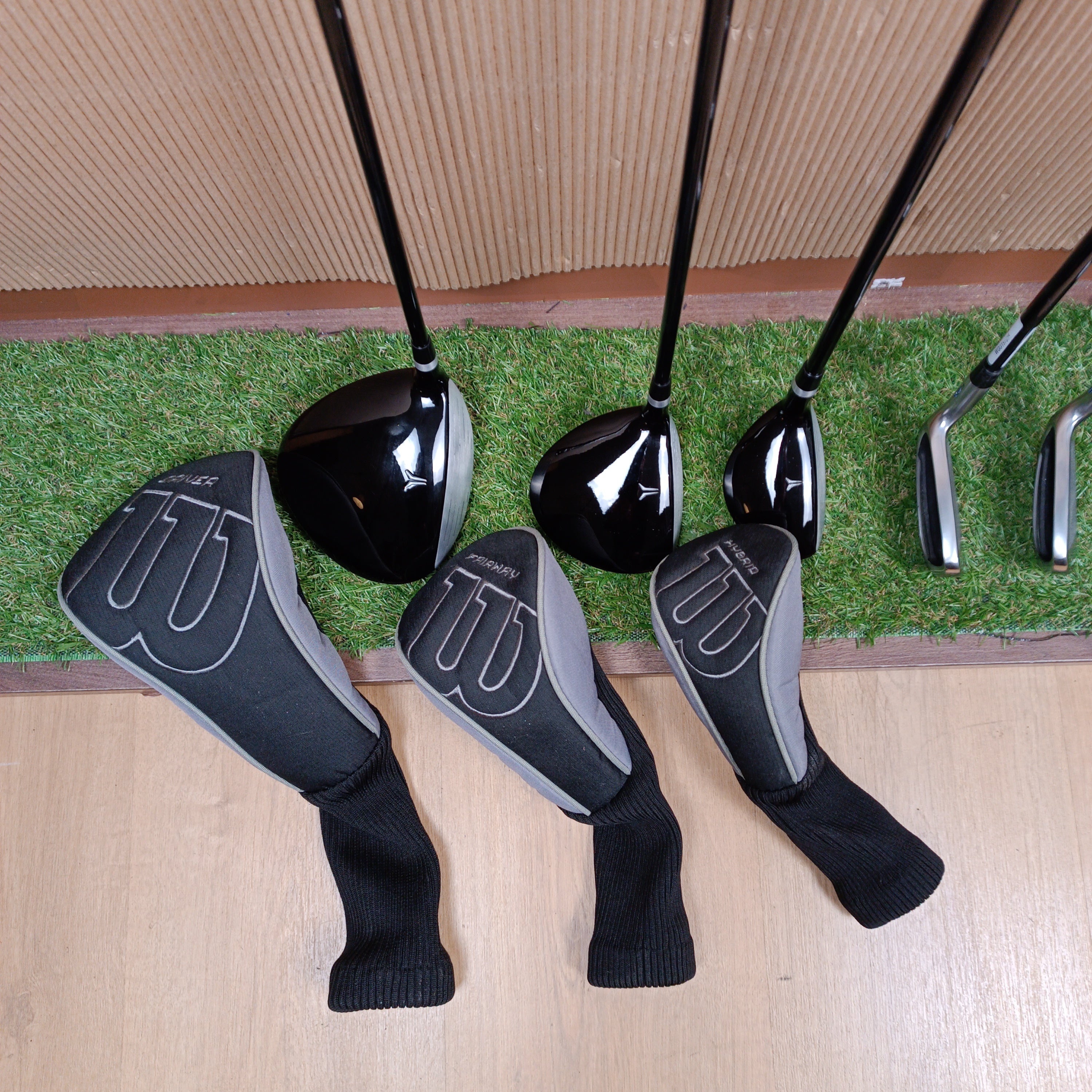 Juego de palos Wilson 1200 TPX con bolsa