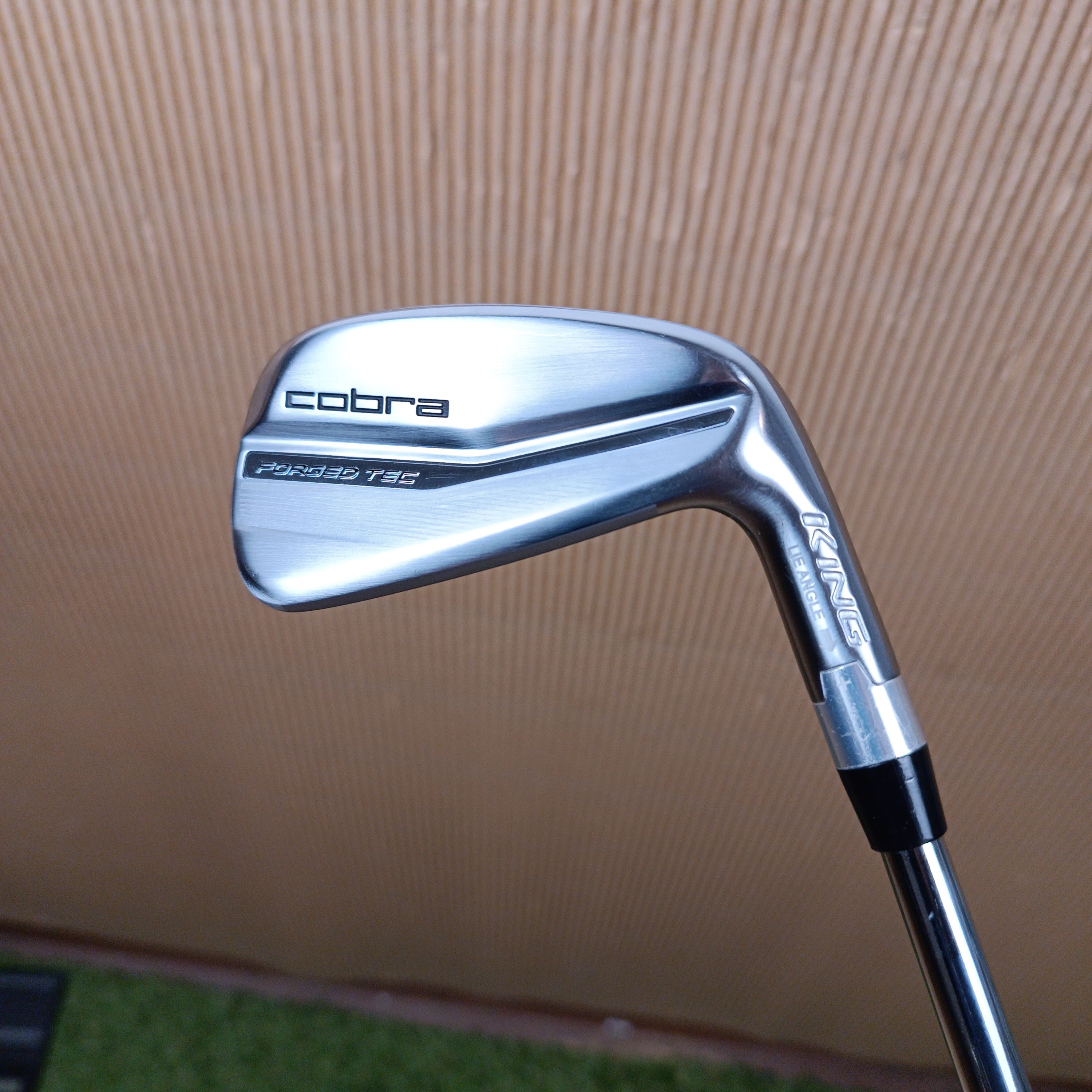 Hierro 7 Cobra F Tech Tungsteno